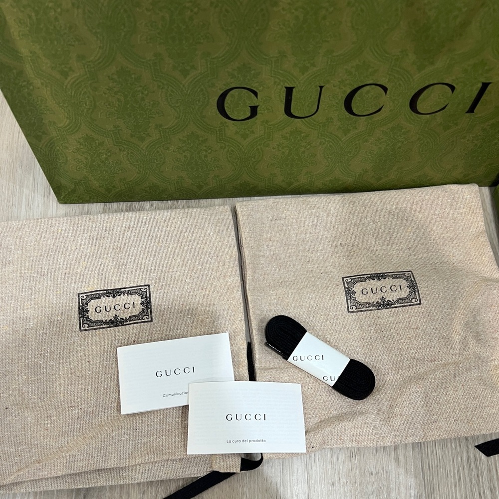 Gucci Ace GG Supreme Sneakers - Picture 6 of 11
